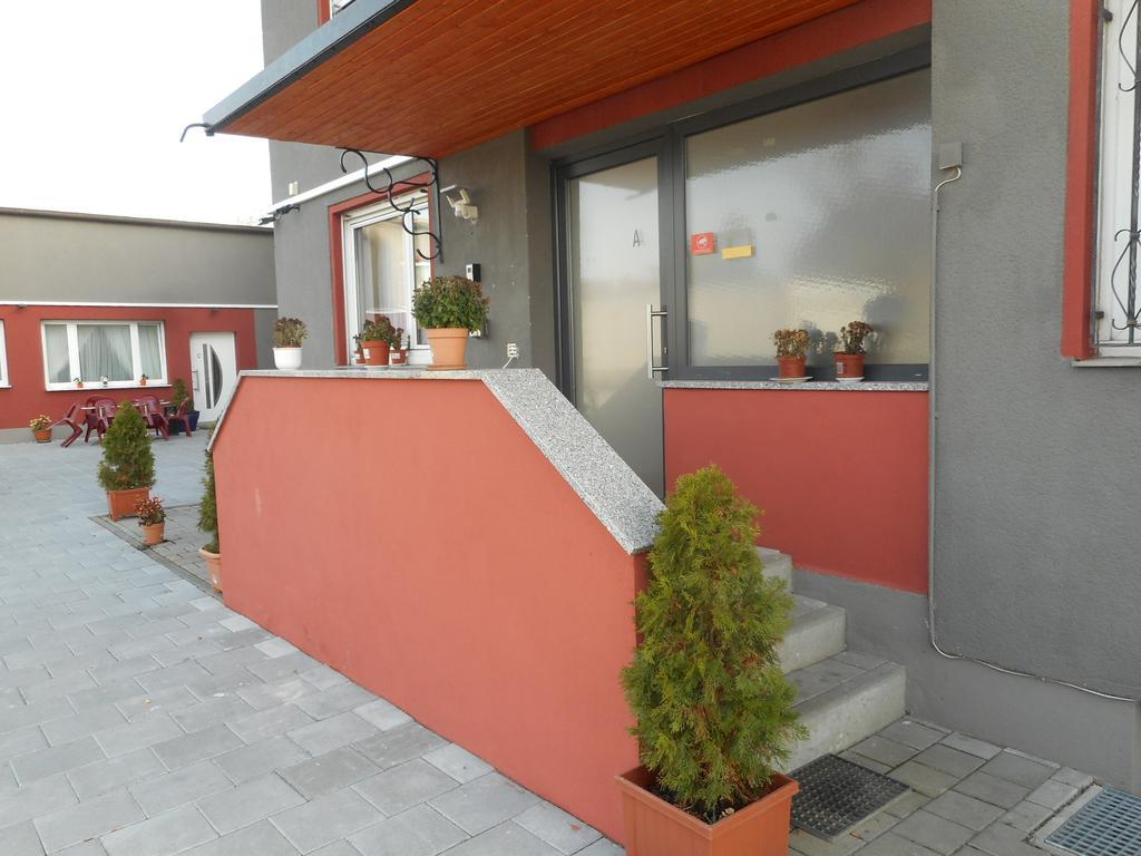 Pension Alis Augsburg Exterior foto